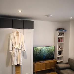 Heathrow Luxury Homestay Feltham